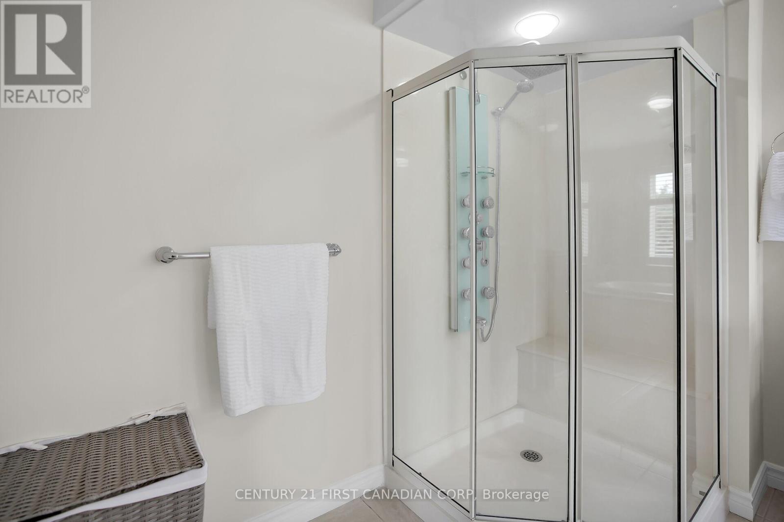 205 East Rivertrace Walk, London North, Ontario  N6G 5L1 - Photo 31 - X12534564