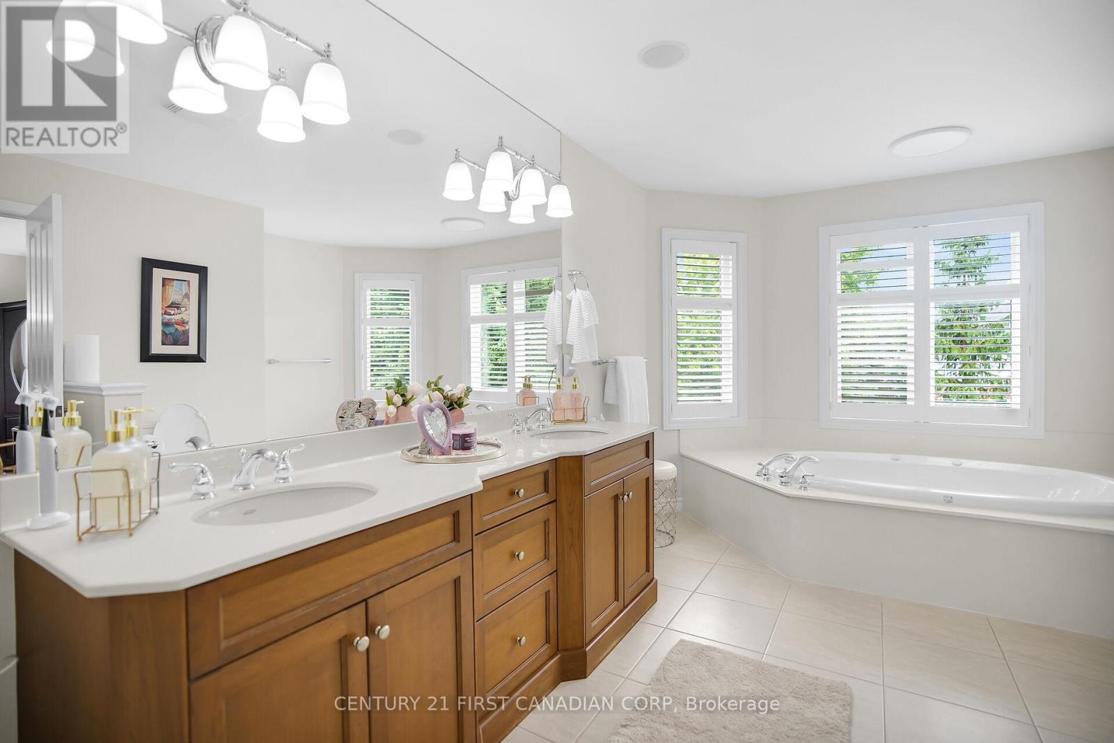 205 East Rivertrace Walk, London North, Ontario  N6G 5L1 - Photo 32 - X12534564