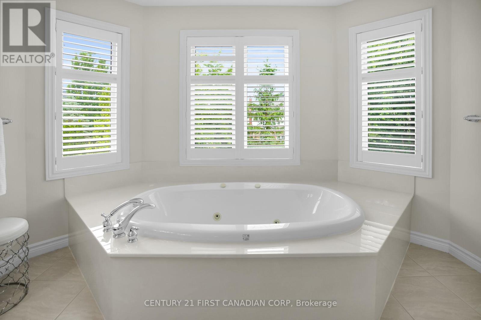 205 East Rivertrace Walk, London North, Ontario  N6G 5L1 - Photo 33 - X12534564