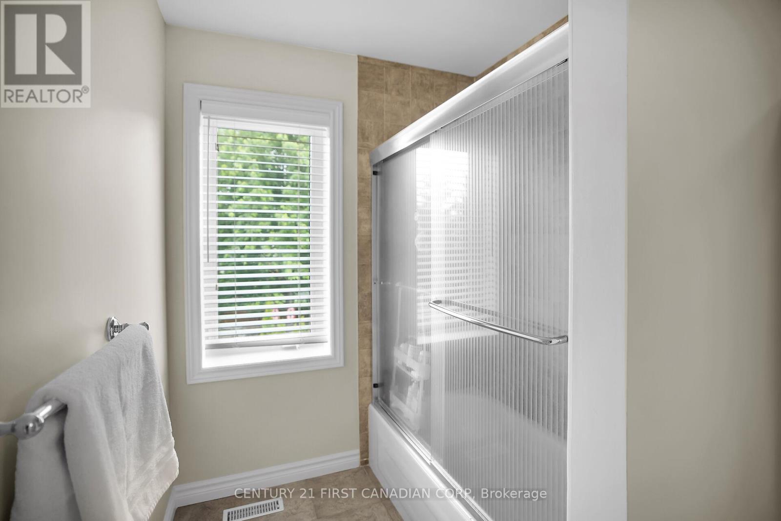 205 East Rivertrace Walk, London North, Ontario  N6G 5L1 - Photo 36 - X12534564