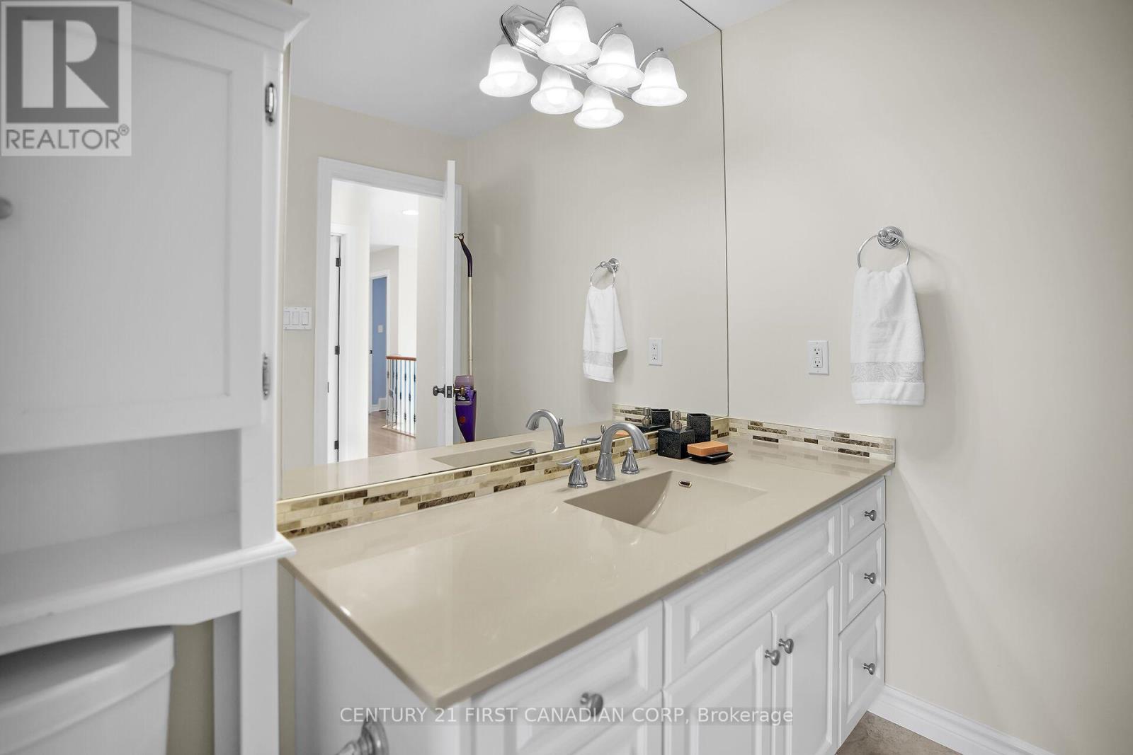 205 East Rivertrace Walk, London North, Ontario  N6G 5L1 - Photo 37 - X12534564