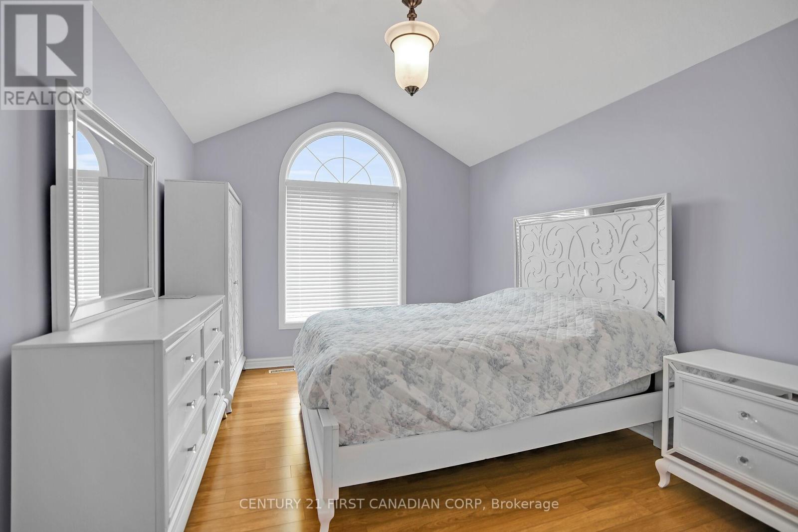 205 East Rivertrace Walk, London North, Ontario  N6G 5L1 - Photo 38 - X12534564