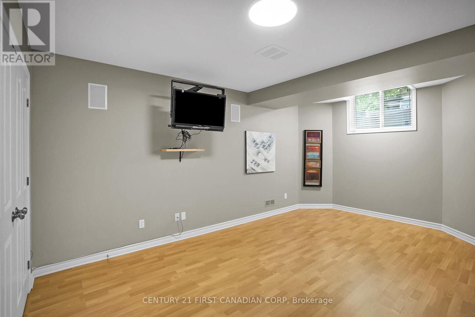 205 East Rivertrace Walk, London North, Ontario  N6G 5L1 - Photo 47 - X12534564