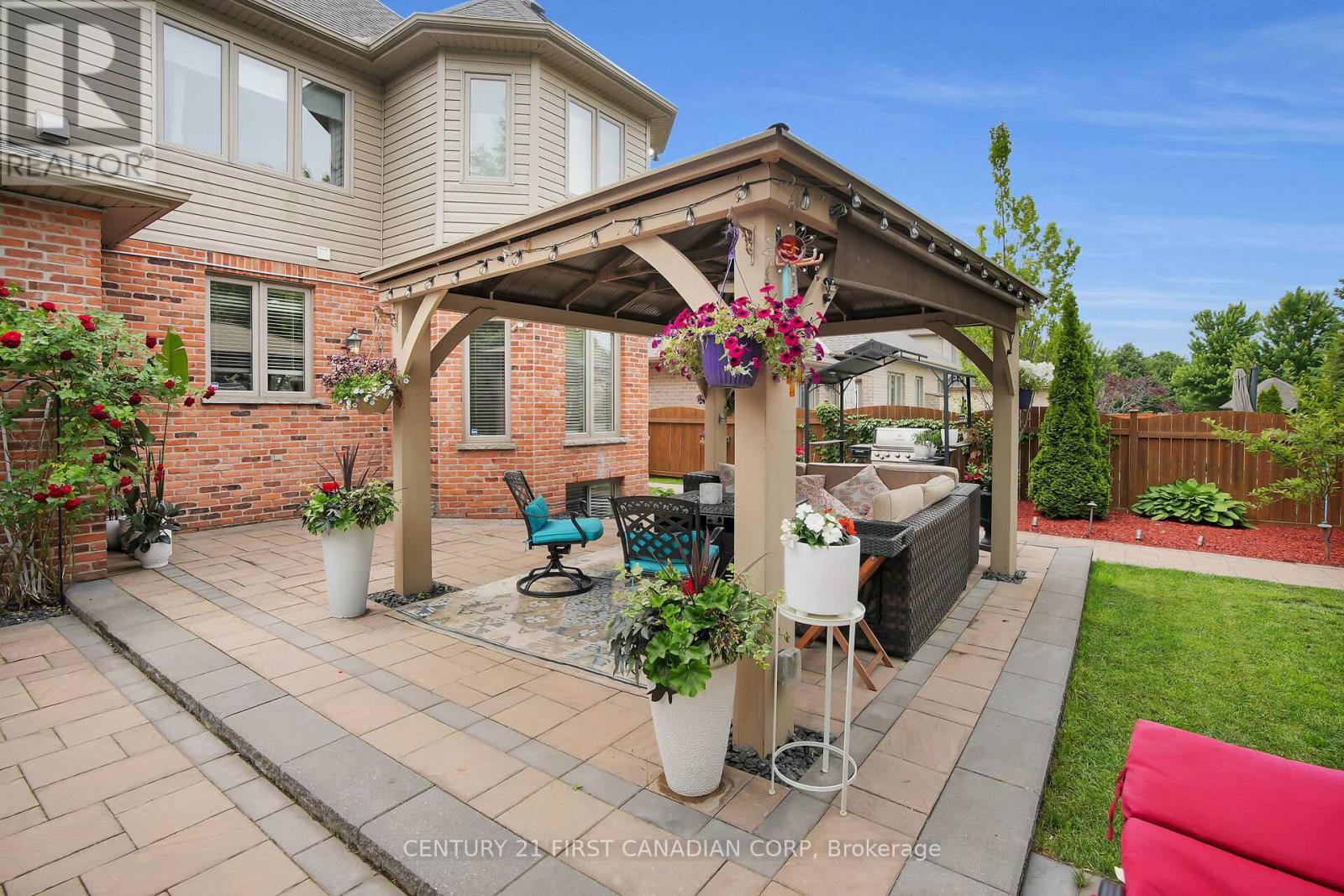 205 East Rivertrace Walk, London North, Ontario  N6G 5L1 - Photo 5 - X12534564