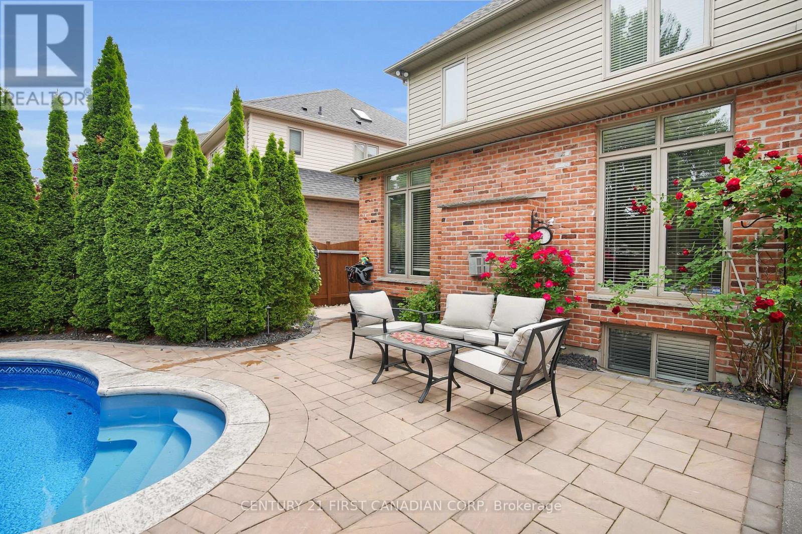 205 East Rivertrace Walk, London North, Ontario  N6G 5L1 - Photo 6 - X12534564