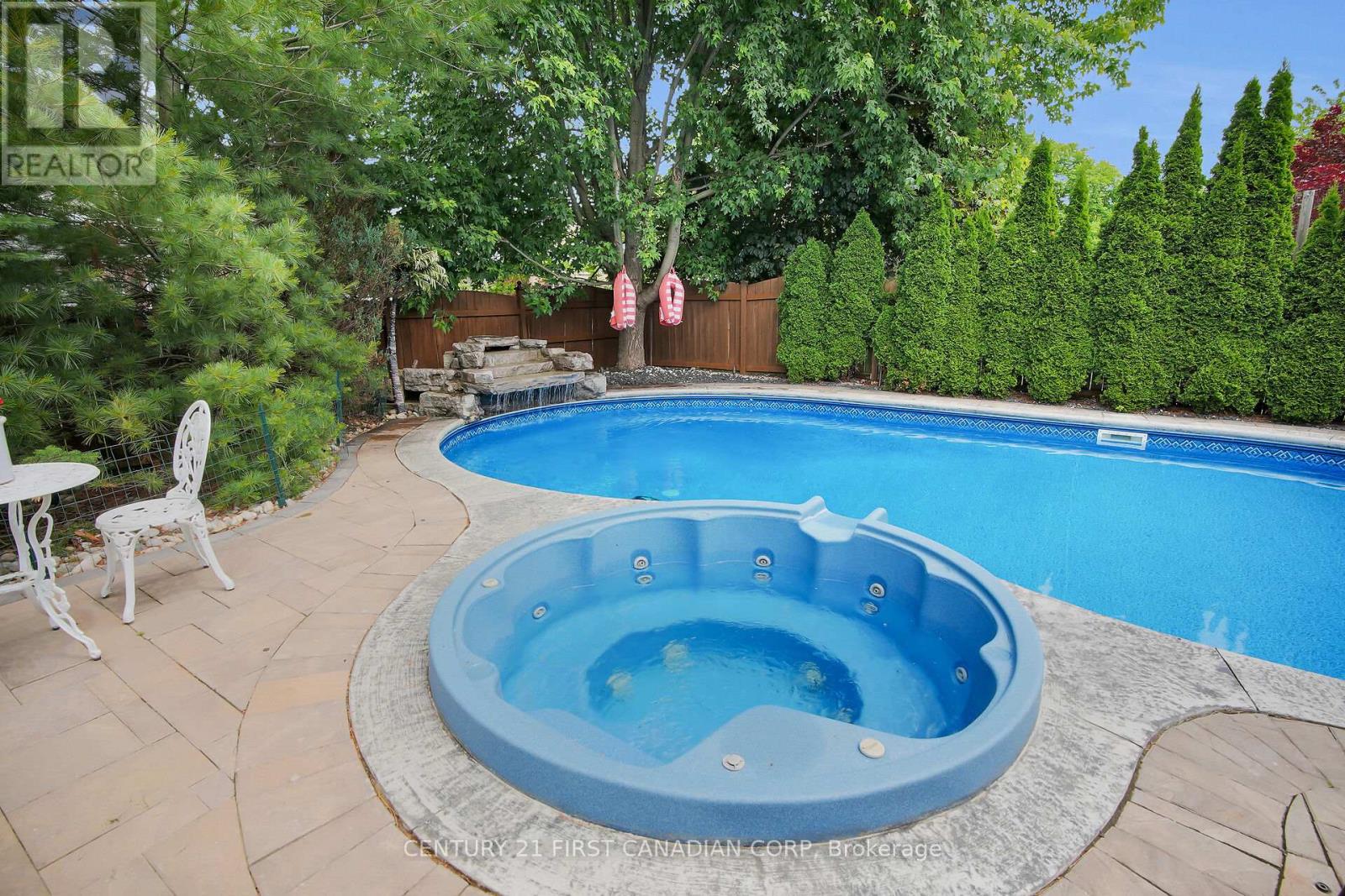 205 East Rivertrace Walk, London North, Ontario  N6G 5L1 - Photo 8 - X12534564