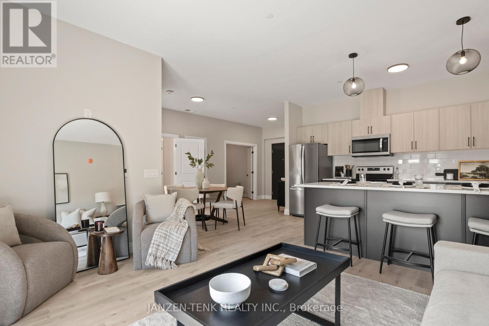 308 - 33318 Richmond Street, Lucan Biddulph, Ontario  N0M 2J0 - Photo 12 - X12534576