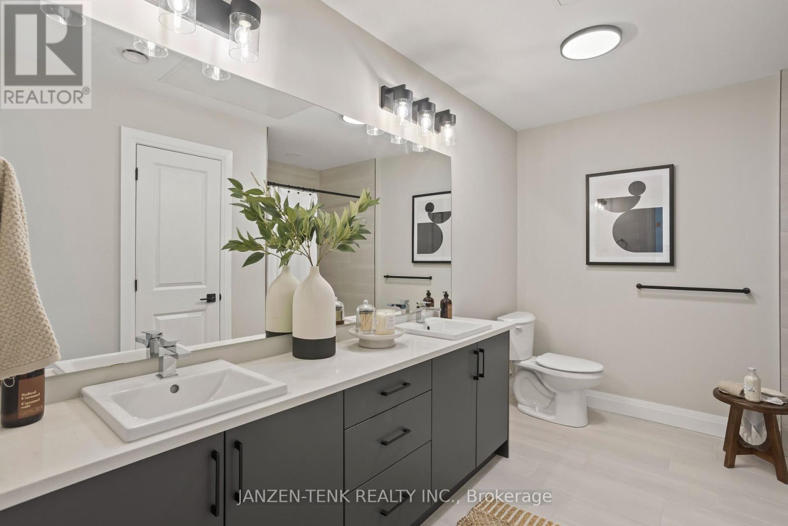 308 - 33318 Richmond Street, Lucan Biddulph, Ontario  N0M 2J0 - Photo 18 - X12534576