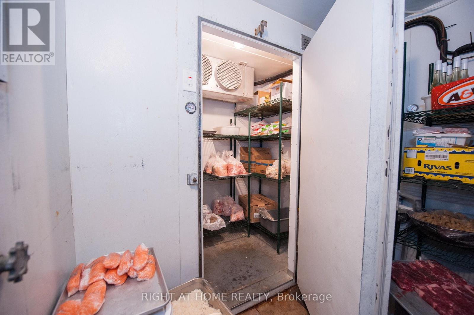 102 - 305 King Street W, Kitchener, Ontario  N2G 1B9 - Photo 18 - X12534250