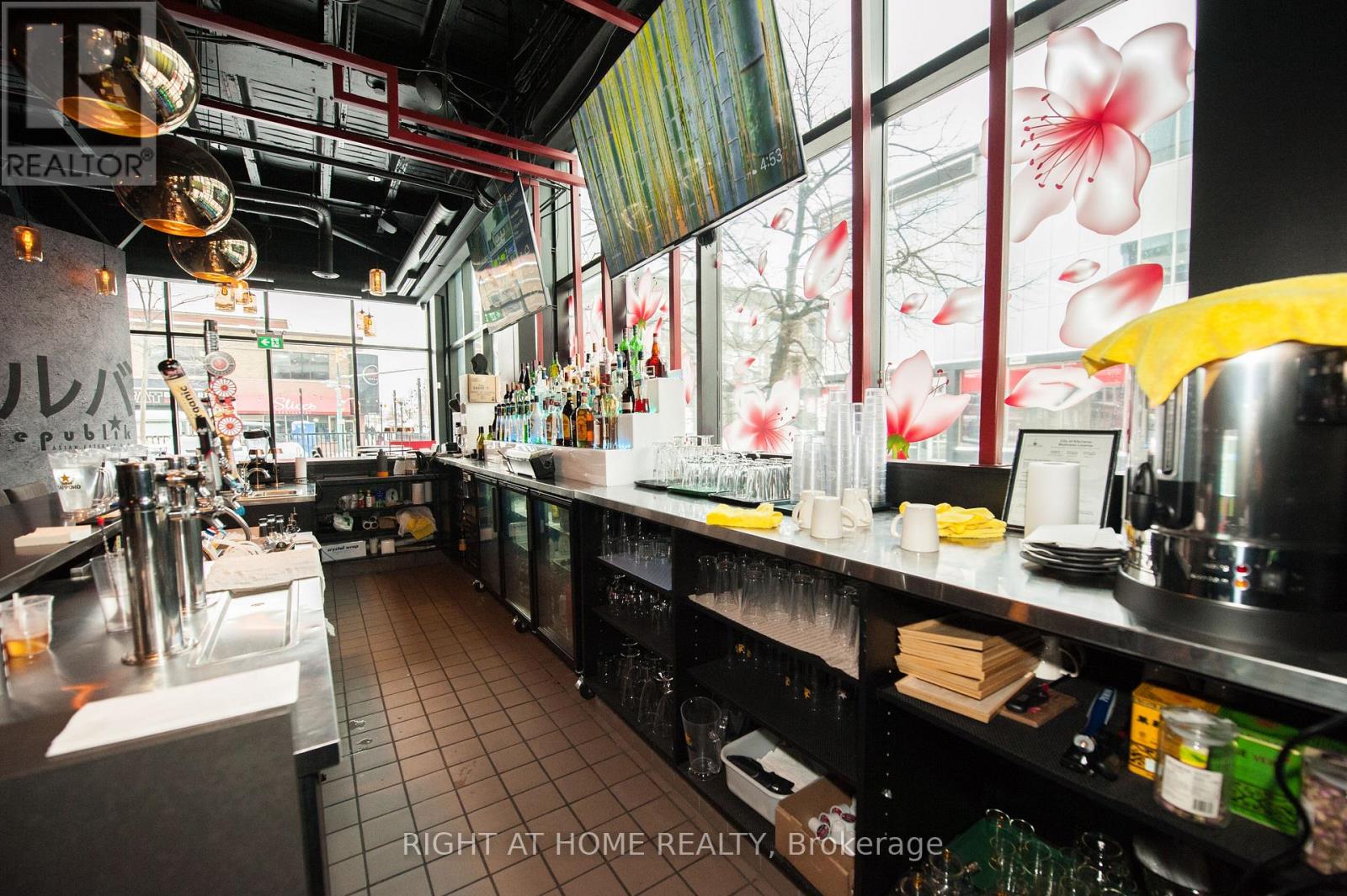 102 - 305 King Street W, Kitchener, Ontario  N2G 1B9 - Photo 23 - X12534250