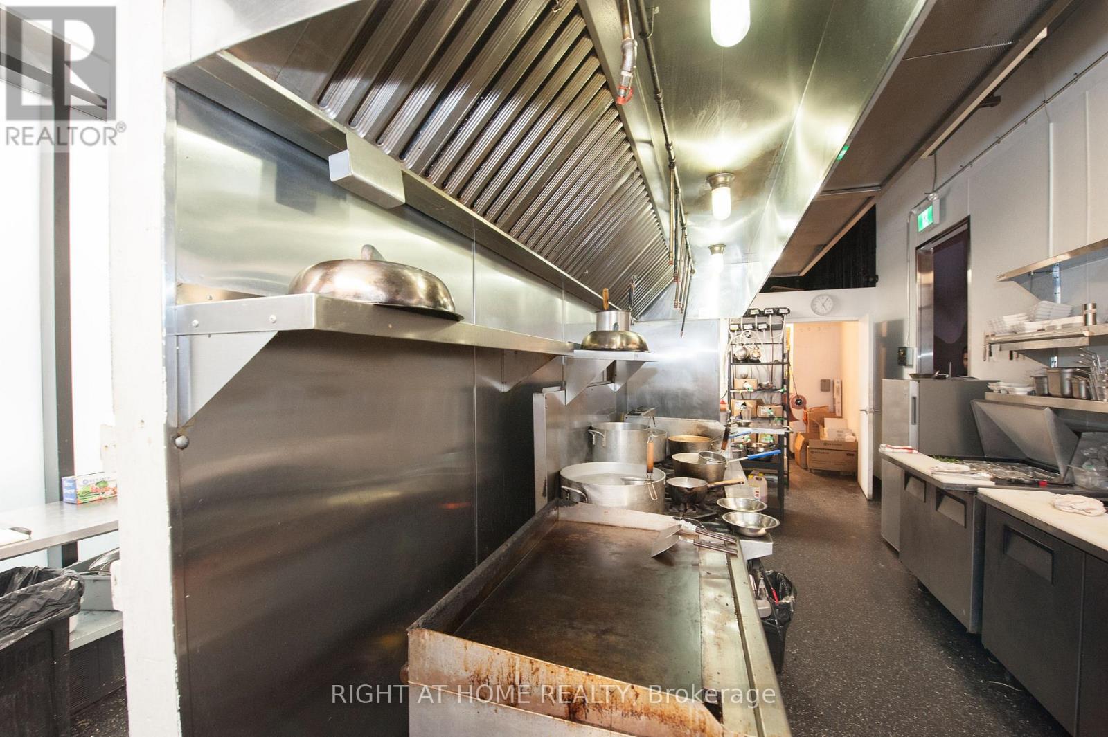 102 - 305 King Street W, Kitchener, Ontario  N2G 1B9 - Photo 27 - X12534250