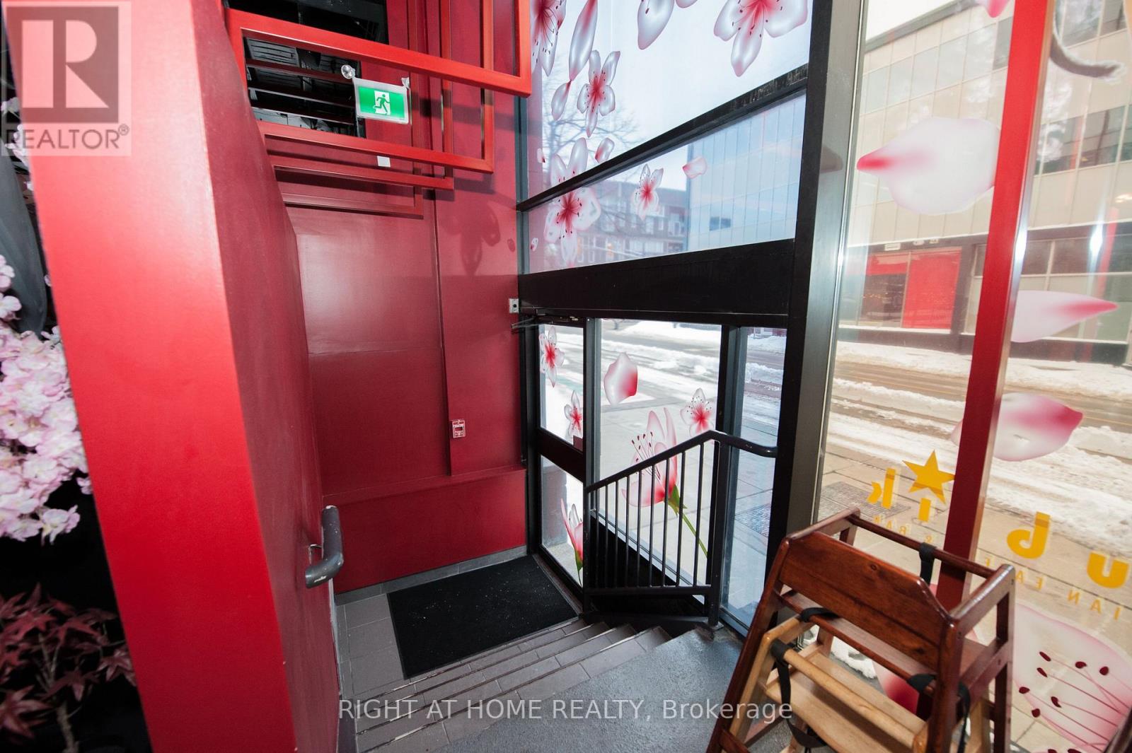 102 - 305 King Street W, Kitchener, Ontario  N2G 1B9 - Photo 30 - X12534250