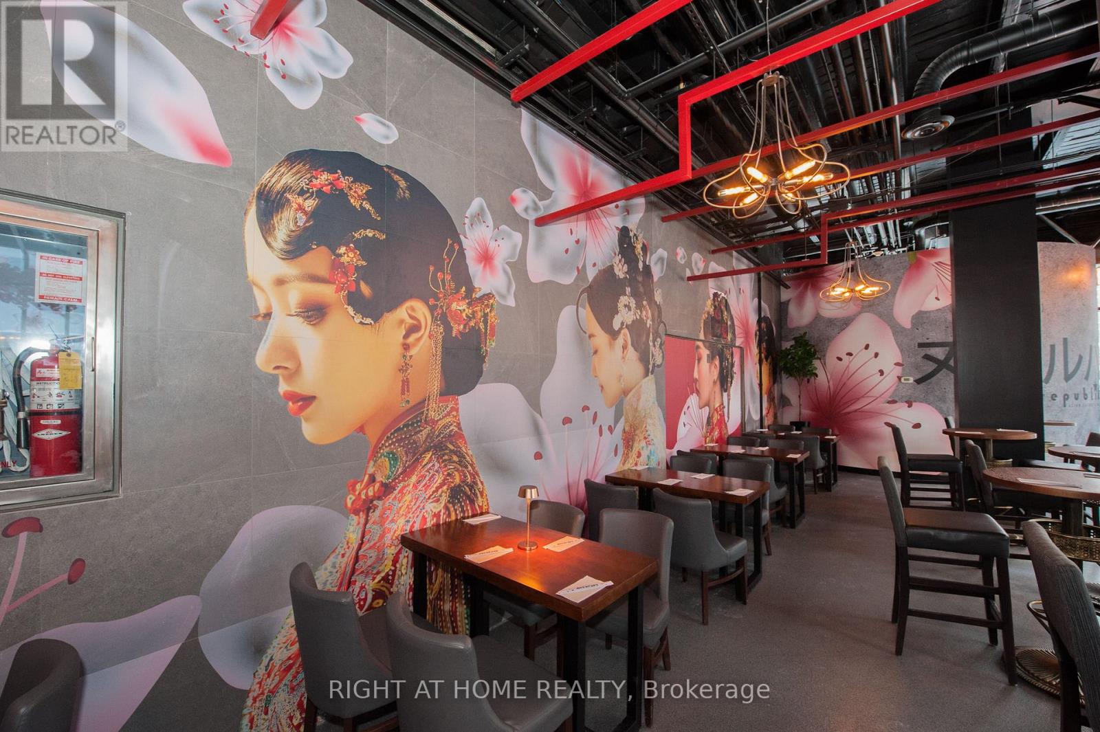 102 - 305 King Street W, Kitchener, Ontario  N2G 1B9 - Photo 32 - X12534250