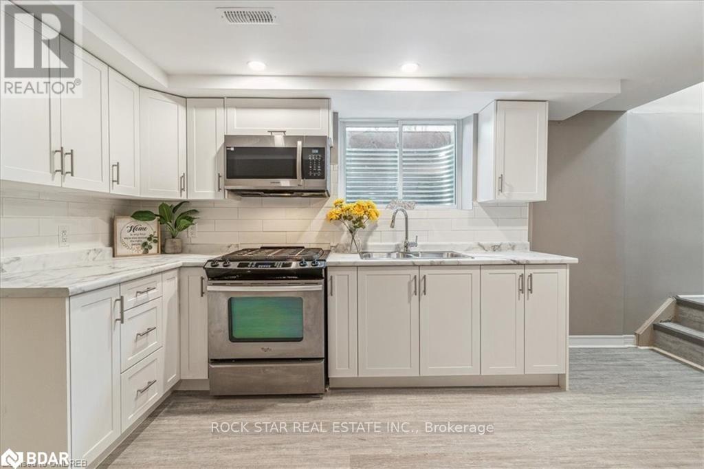 Lower - 10 Westdale Drive, St. Catharines, Ontario  L2S 2R8 - Photo 3 - X12534288