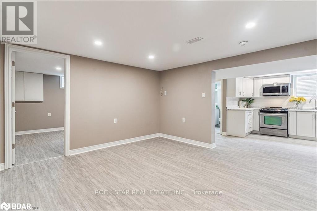 Lower - 10 Westdale Drive, St. Catharines, Ontario  L2S 2R8 - Photo 5 - X12534288