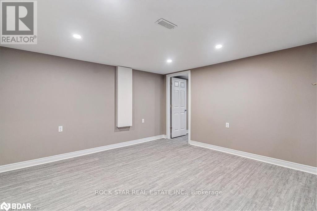 Lower - 10 Westdale Drive, St. Catharines, Ontario  L2S 2R8 - Photo 6 - X12534288