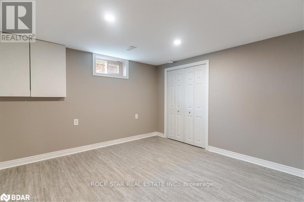 Lower - 10 Westdale Drive, St. Catharines, Ontario  L2S 2R8 - Photo 7 - X12534288