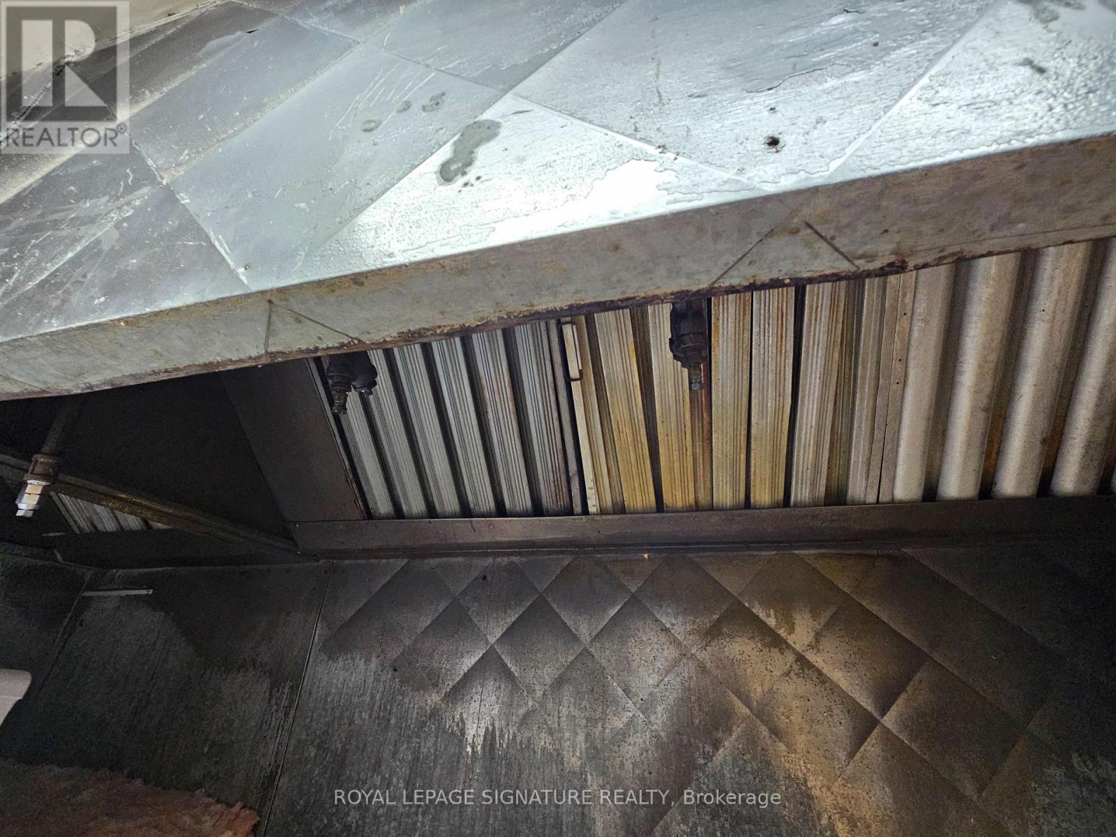 155a Lake Street, St. Catharines, Ontario  L2R 2B9 - Photo 15 - X12534292