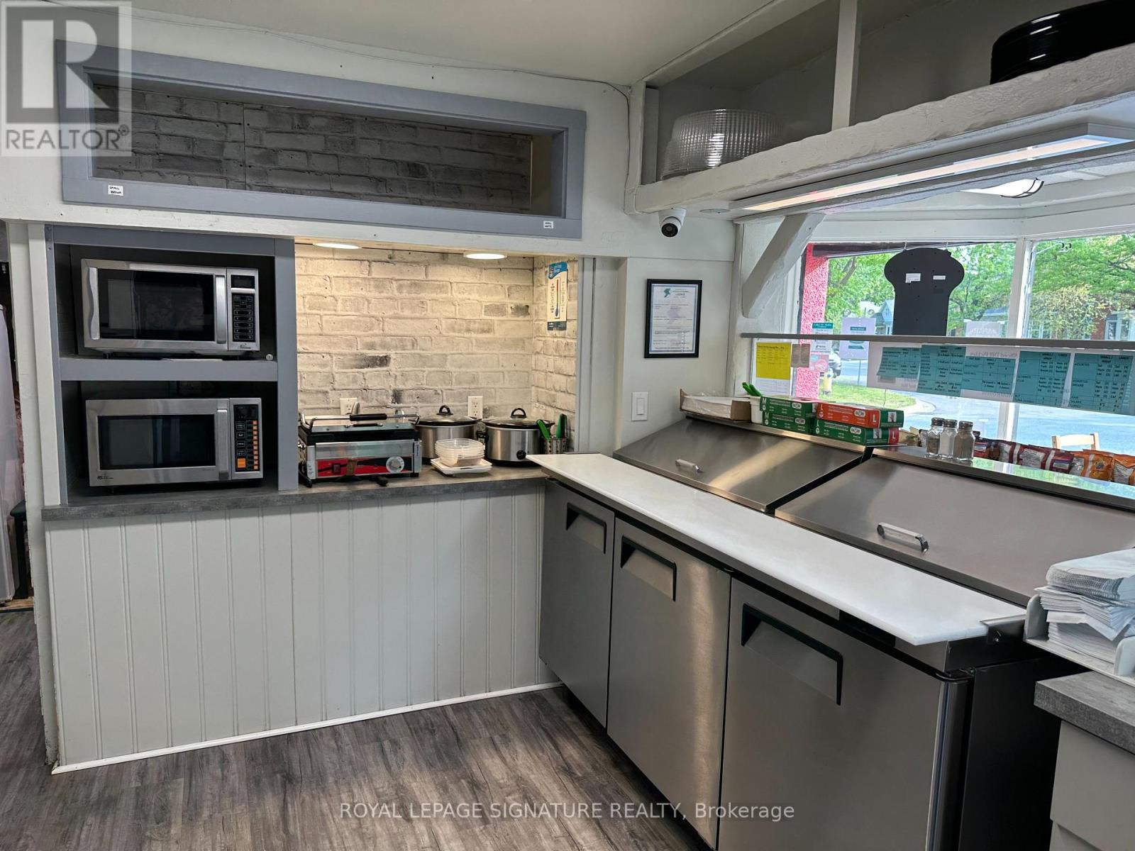 155a Lake Street, St. Catharines, Ontario  L2R 2B9 - Photo 3 - X12534292