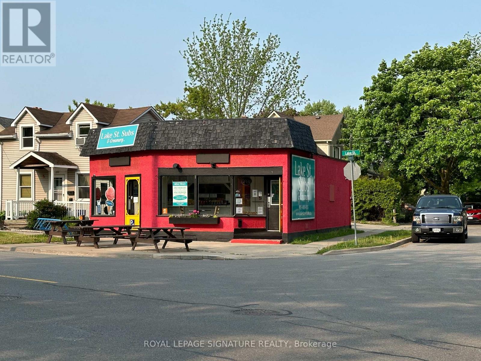 155a Lake Street, St. Catharines, Ontario  L2R 2B9 - Photo 7 - X12534292