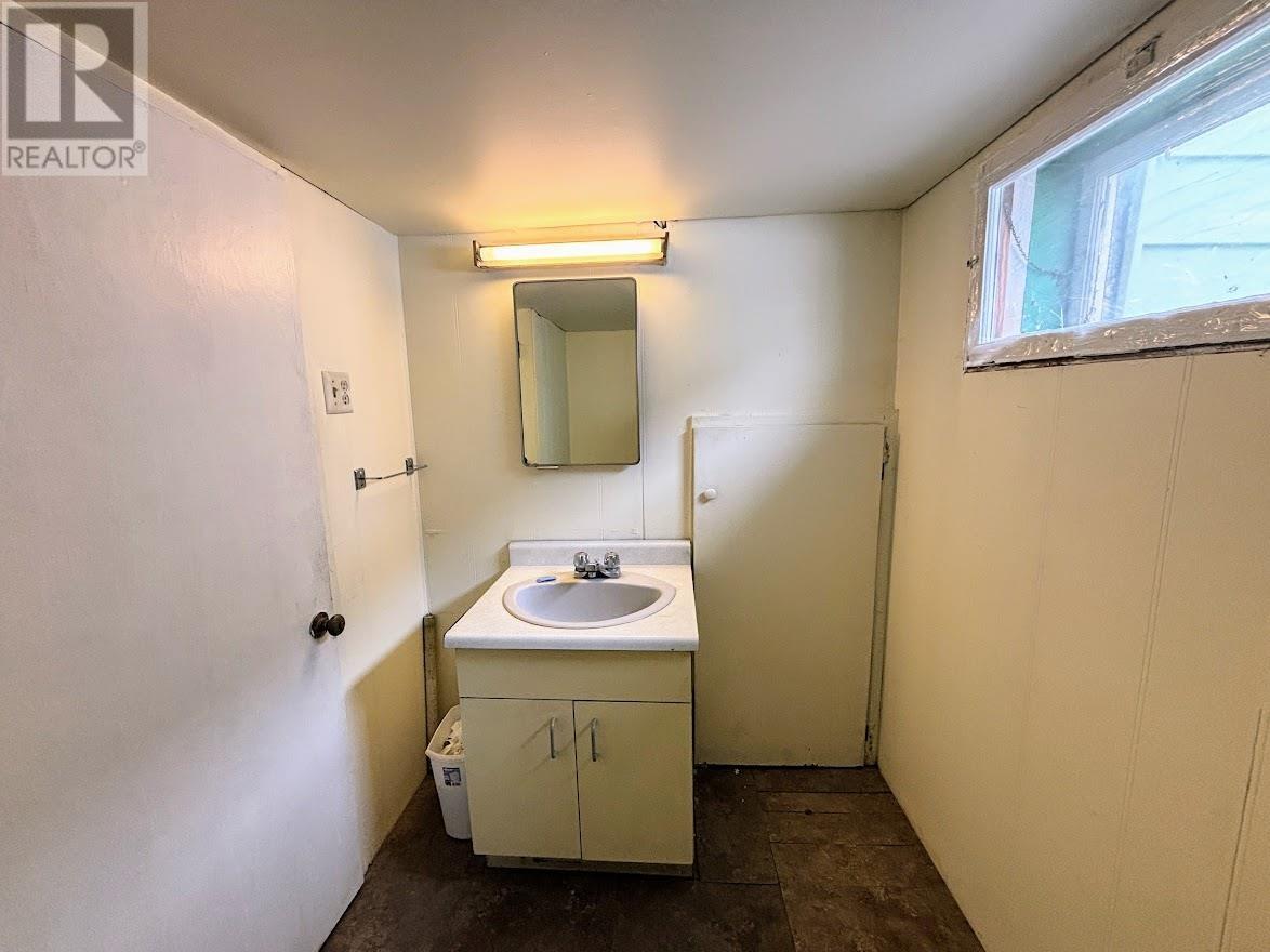 68 Neebig Ave, Manitouwadge, Ontario  P0T 2C0 - Photo 29 - TB250917