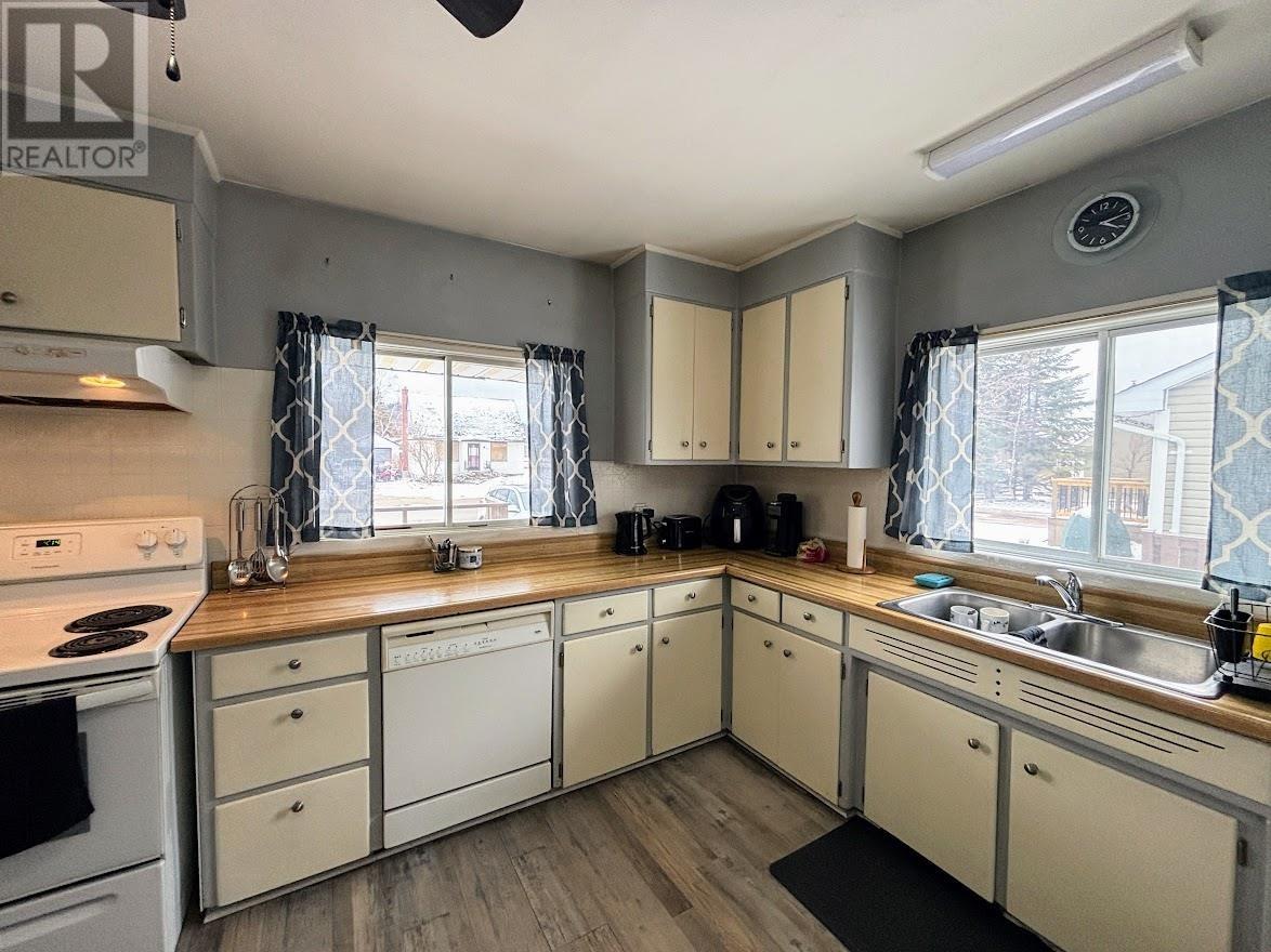 68 Neebig Ave, Manitouwadge, Ontario  P0T 2C0 - Photo 5 - TB250917