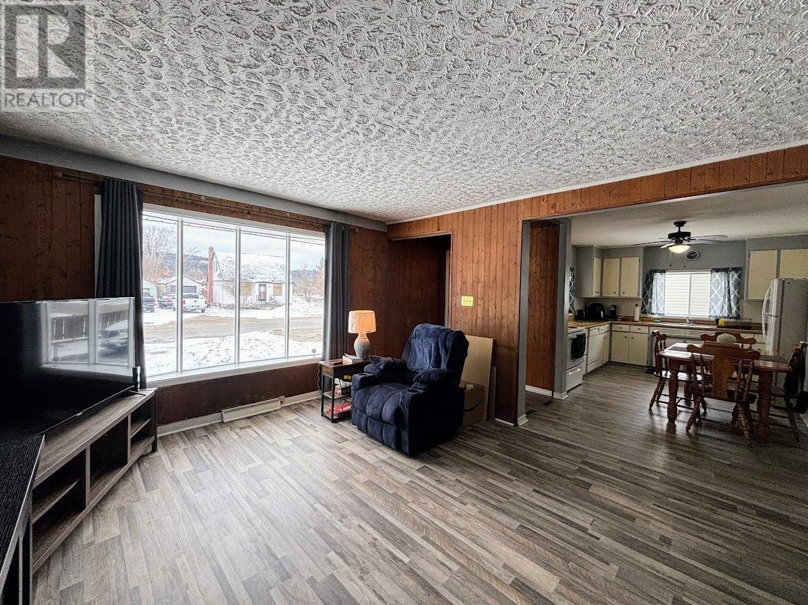 68 Neebig Ave, Manitouwadge, Ontario  P0T 2C0 - Photo 7 - TB250917