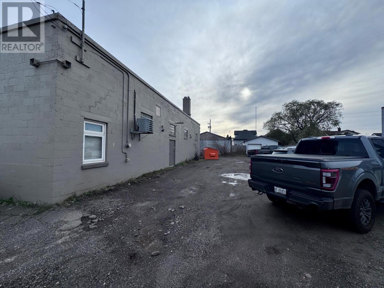 335 Cumberland St N, Thunder Bay, Ontario  P7A 4P1 - Photo 2 - TB253441