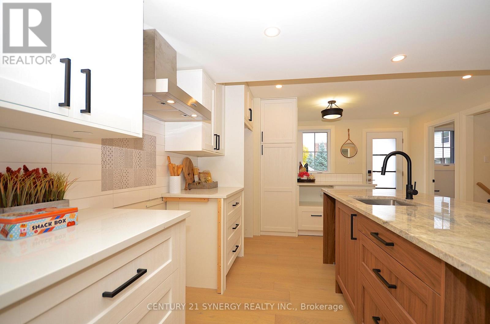 32 - 660 Hochelaga Street, Ottawa, Ontario  K1K 2E9 - Photo 11 - X12534514