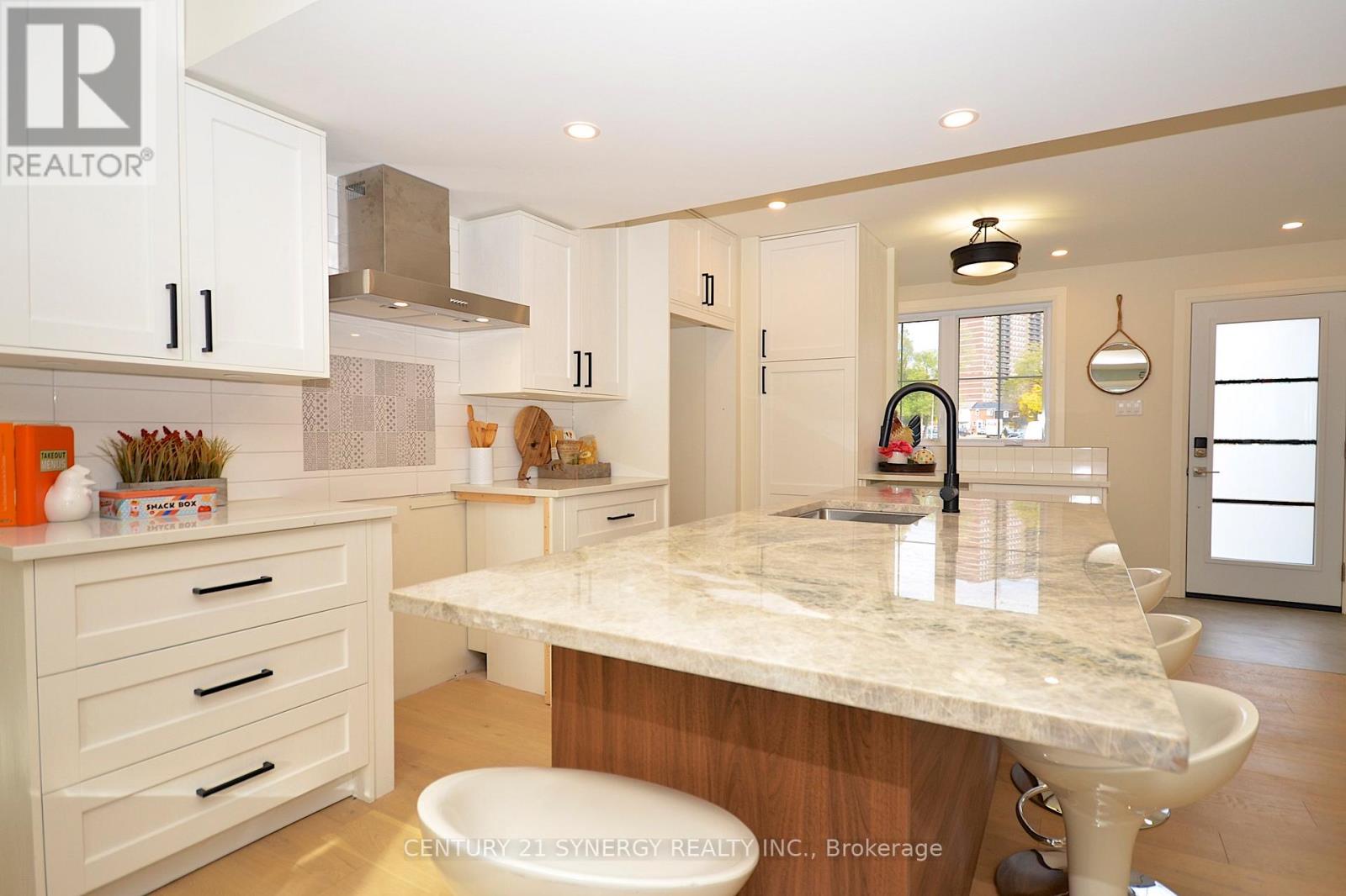 32 - 660 Hochelaga Street, Ottawa, Ontario  K1K 2E9 - Photo 12 - X12534514