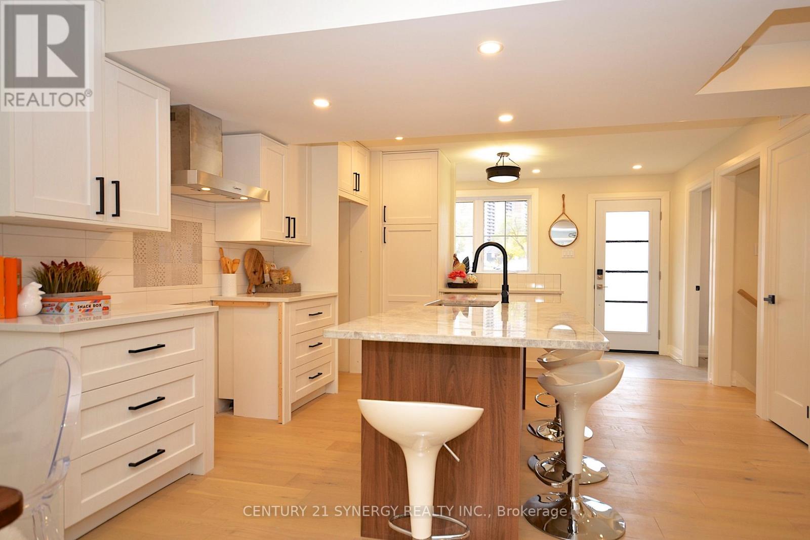 32 - 660 Hochelaga Street, Ottawa, Ontario  K1K 2E9 - Photo 14 - X12534514