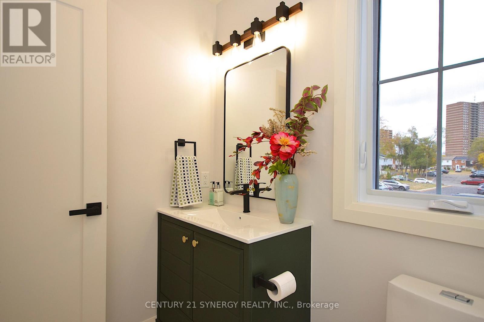 32 - 660 Hochelaga Street, Ottawa, Ontario  K1K 2E9 - Photo 43 - X12534514