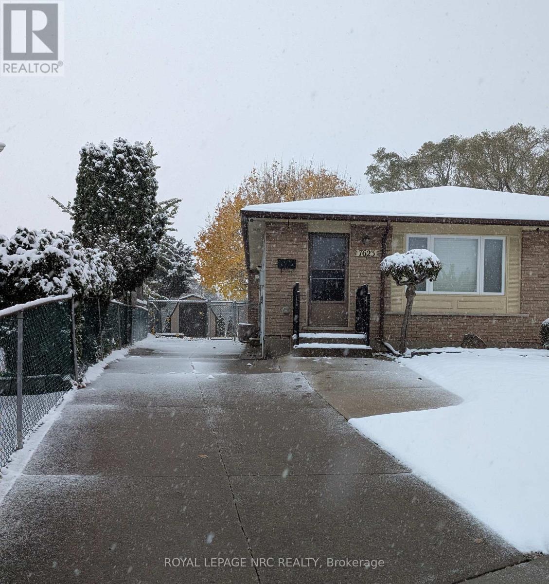 7623 Ronnie Crescent S, Niagara Falls, Ontario  L2G 7M1 - Photo 1 - X12534374