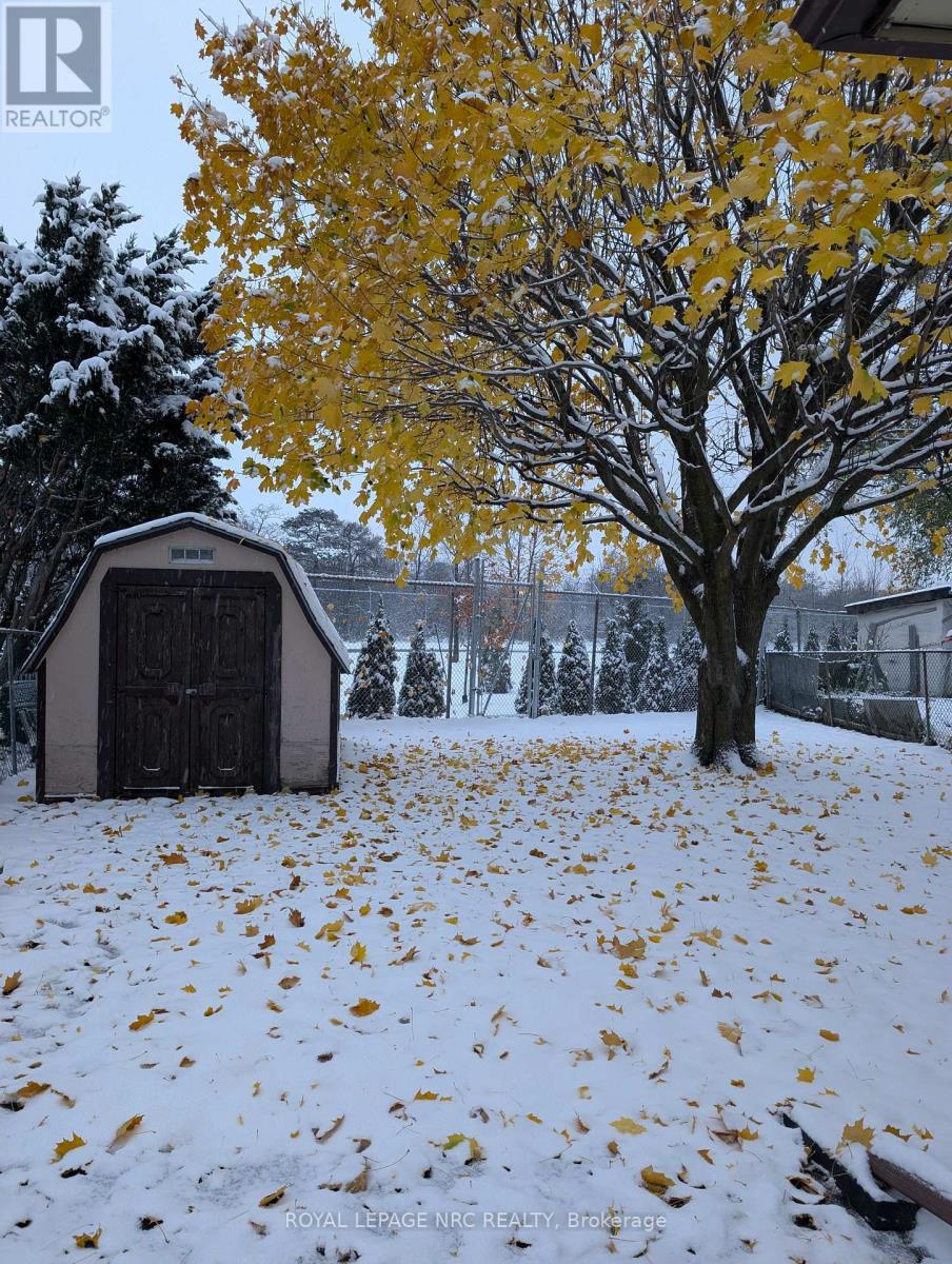 7623 Ronnie Crescent S, Niagara Falls, Ontario  L2G 7M1 - Photo 2 - X12534374