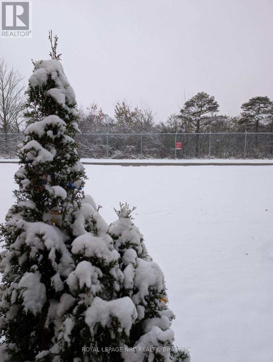 7623 Ronnie Crescent S, Niagara Falls, Ontario  L2G 7M1 - Photo 5 - X12534374