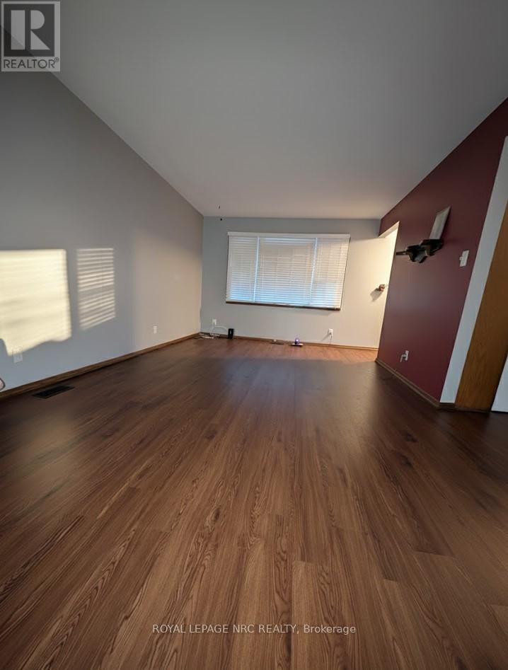 7623 Ronnie Crescent S, Niagara Falls, Ontario  L2G 7M1 - Photo 9 - X12534374