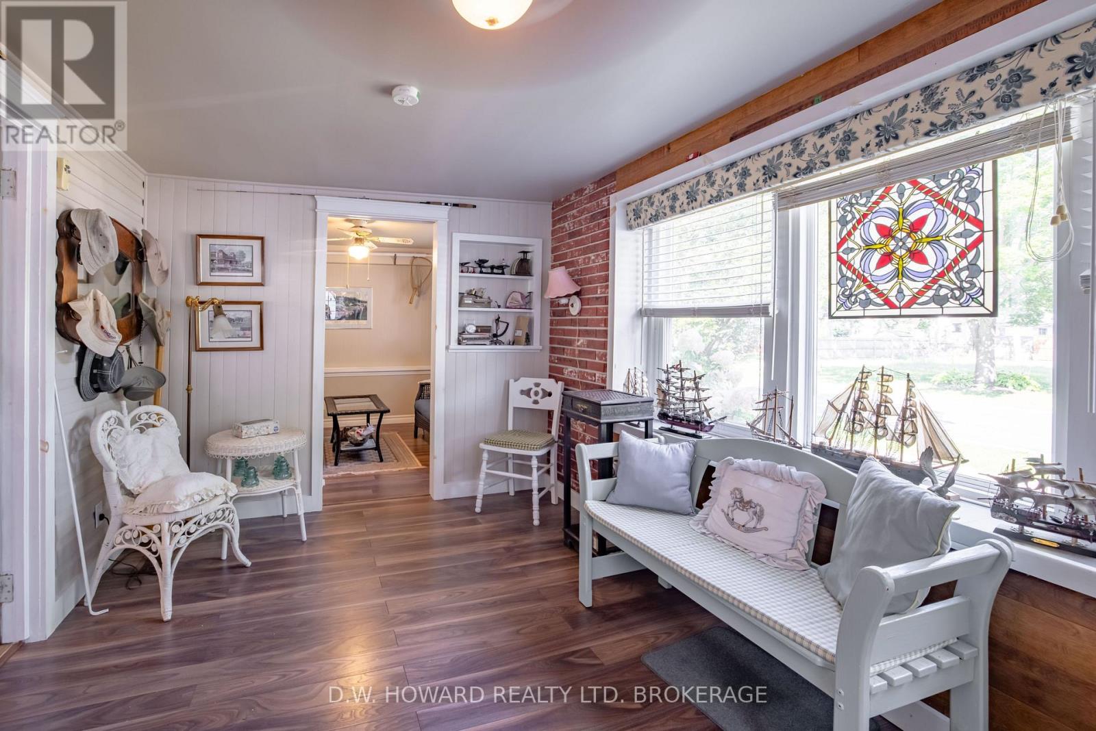 339 Beechwood Avenue, Fort Erie, Ontario  L0S 1B0 - Photo 3 - X12534460