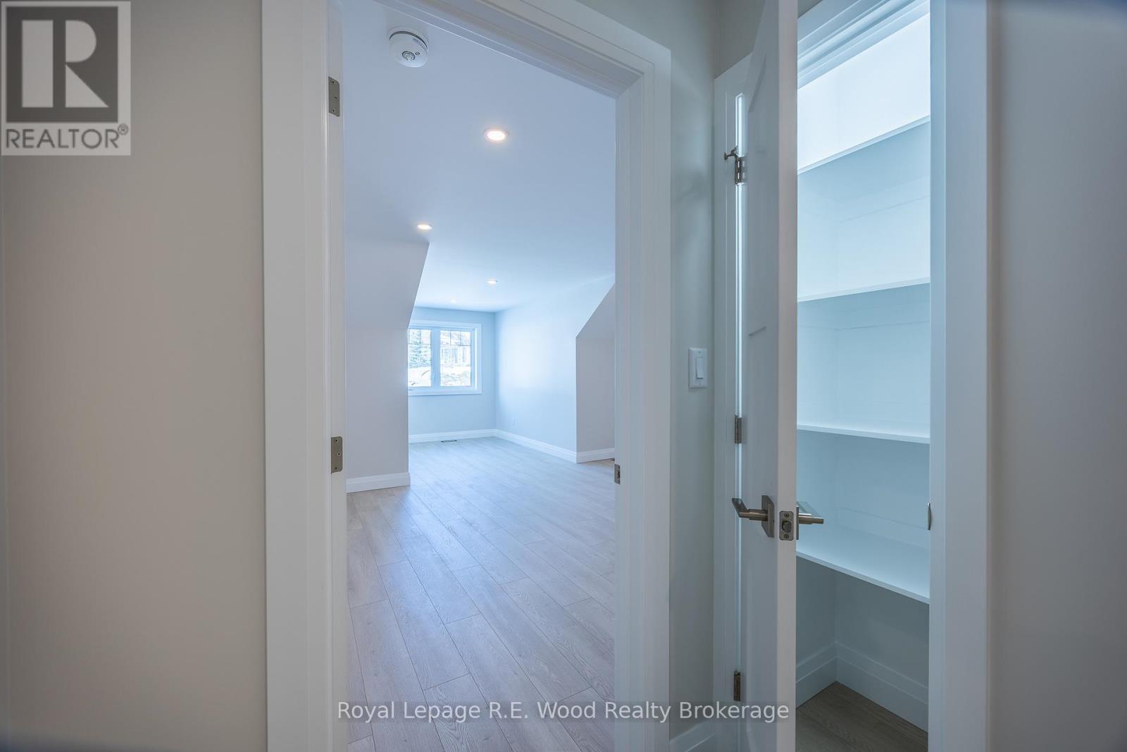 11 Greenhill Drive, Tillsonburg, Ontario  N4G 0L4 - Photo 32 - X12534536