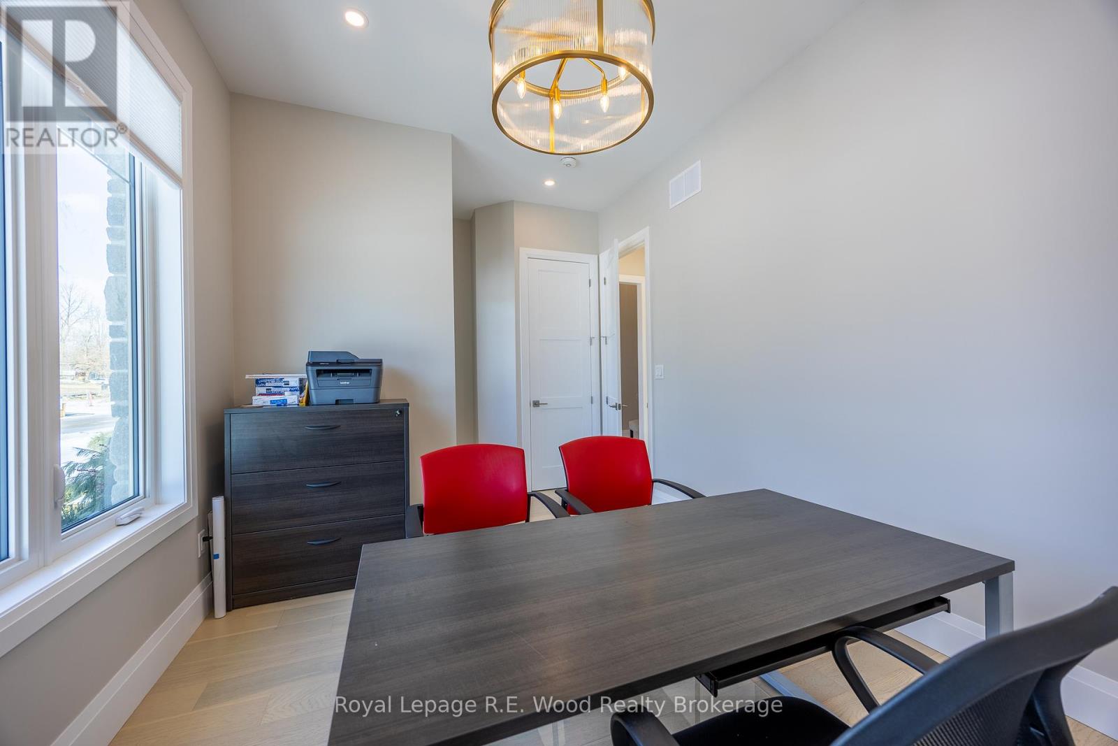 18 Greenhill Drive, Tillsonburg, Ontario  N4G 2K6 - Photo 10 - X12534538