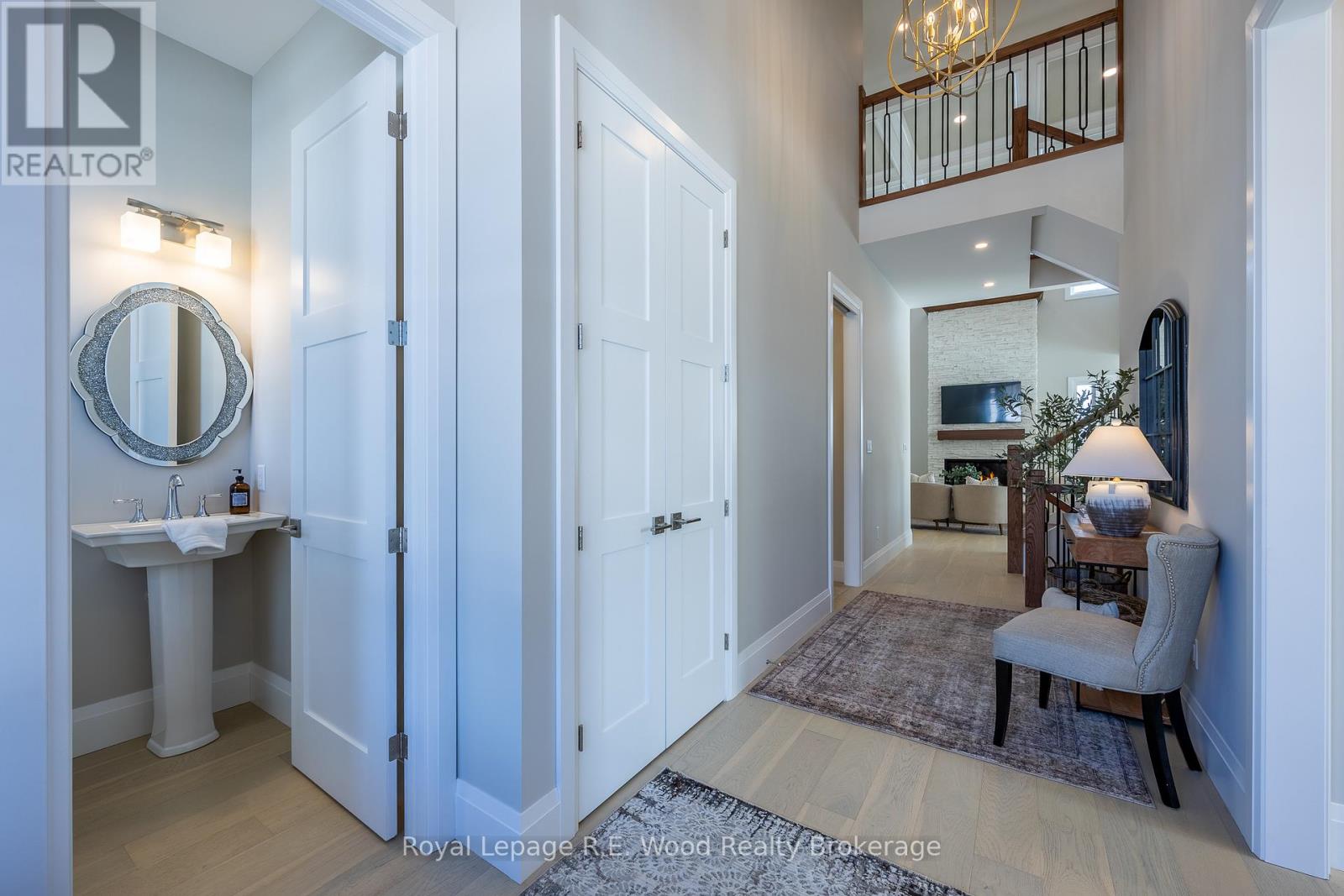 18 Greenhill Drive, Tillsonburg, Ontario  N4G 2K6 - Photo 4 - X12534538