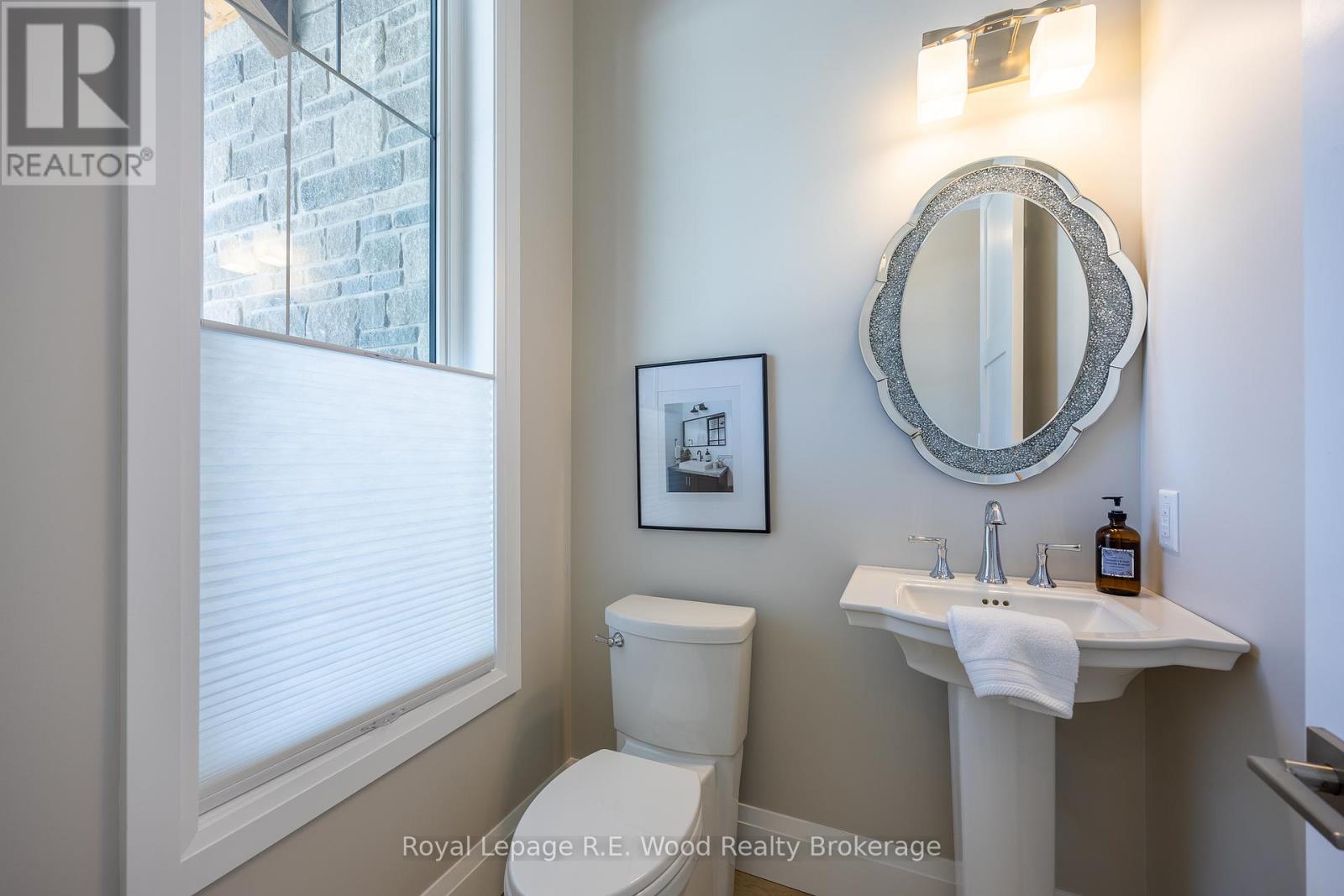 18 Greenhill Drive, Tillsonburg, Ontario  N4G 2K6 - Photo 5 - X12534538