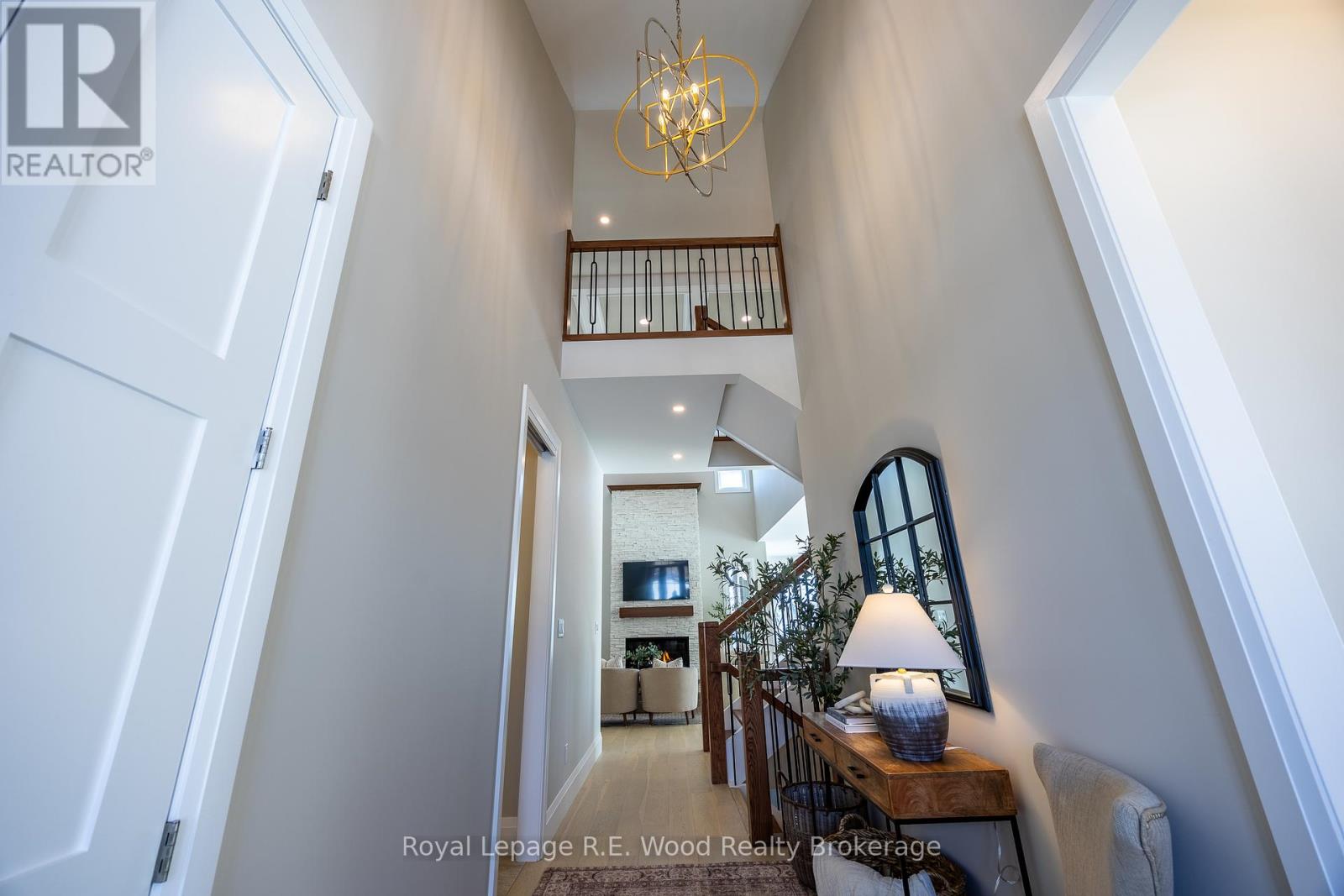 18 Greenhill Drive, Tillsonburg, Ontario  N4G 2K6 - Photo 6 - X12534538