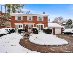 55 SANDRINGHAM DRIVE, Toronto, Ontario