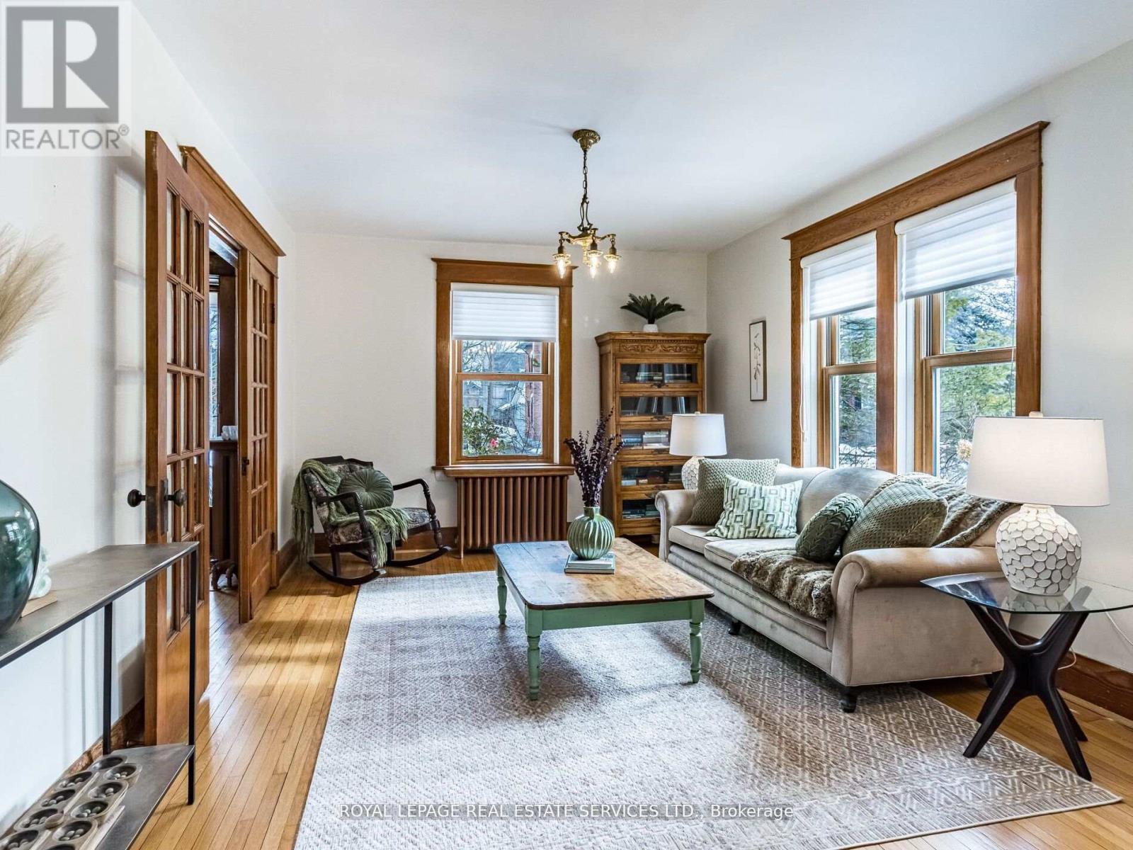 32 Wellington Street E, Brampton, Ontario  L6W 1Y4 - Photo 8 - W12243926