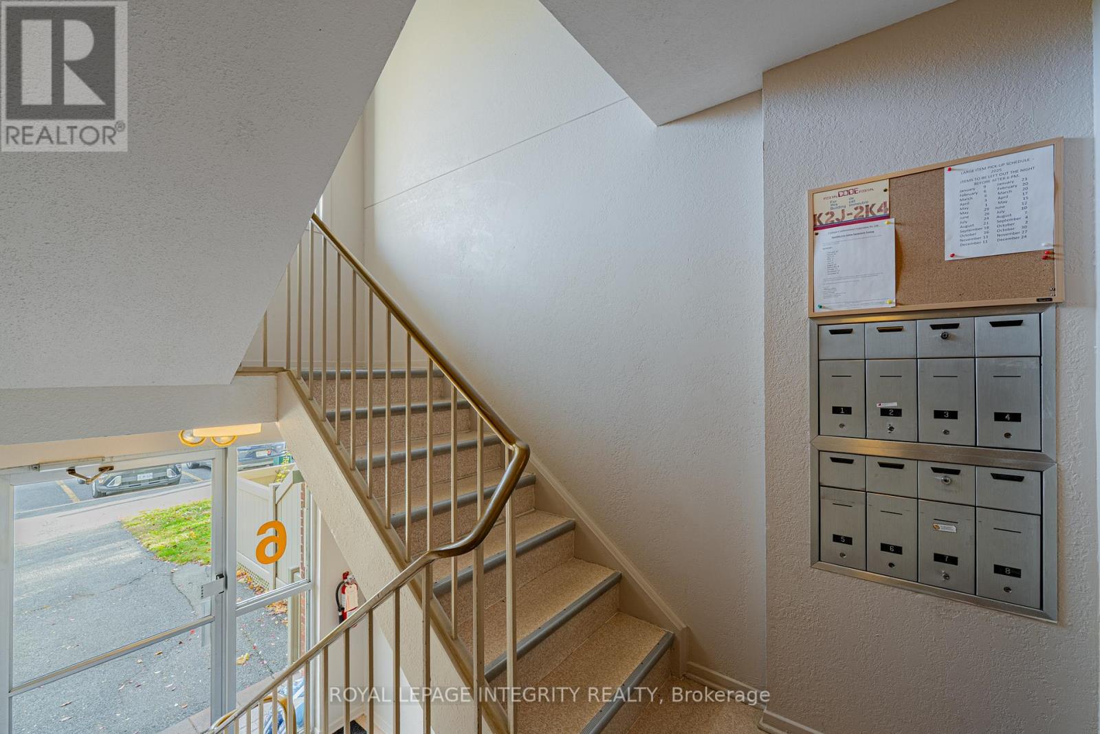 7 - 6 Sweetbriar Circle, Ottawa, Ontario  K2J 2K4 - Photo 3 - X12531374