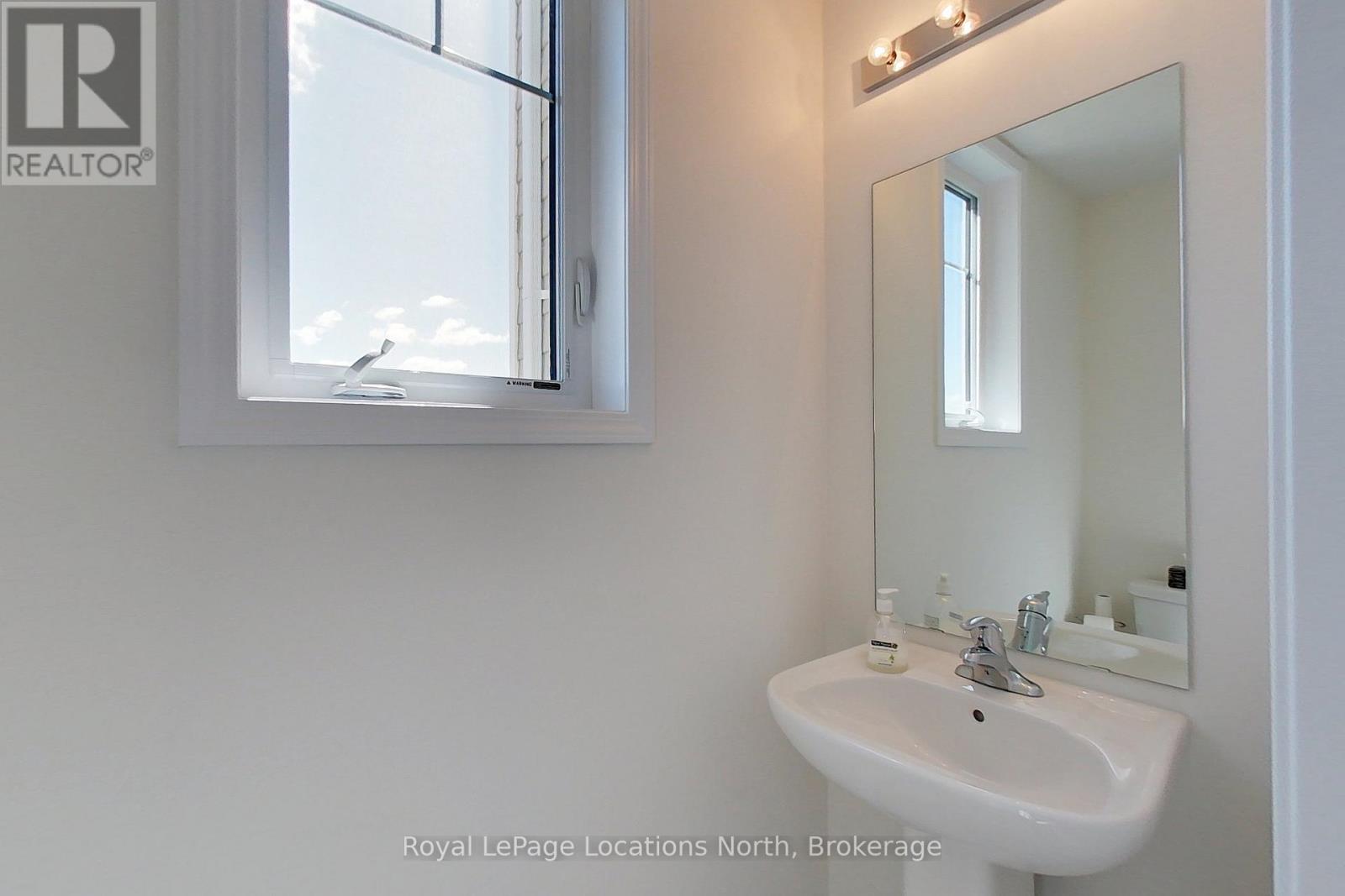 96 Sandhill Crane Drive, Wasaga Beach, Ontario  L9Z 0K4 - Photo 25 - S12534350