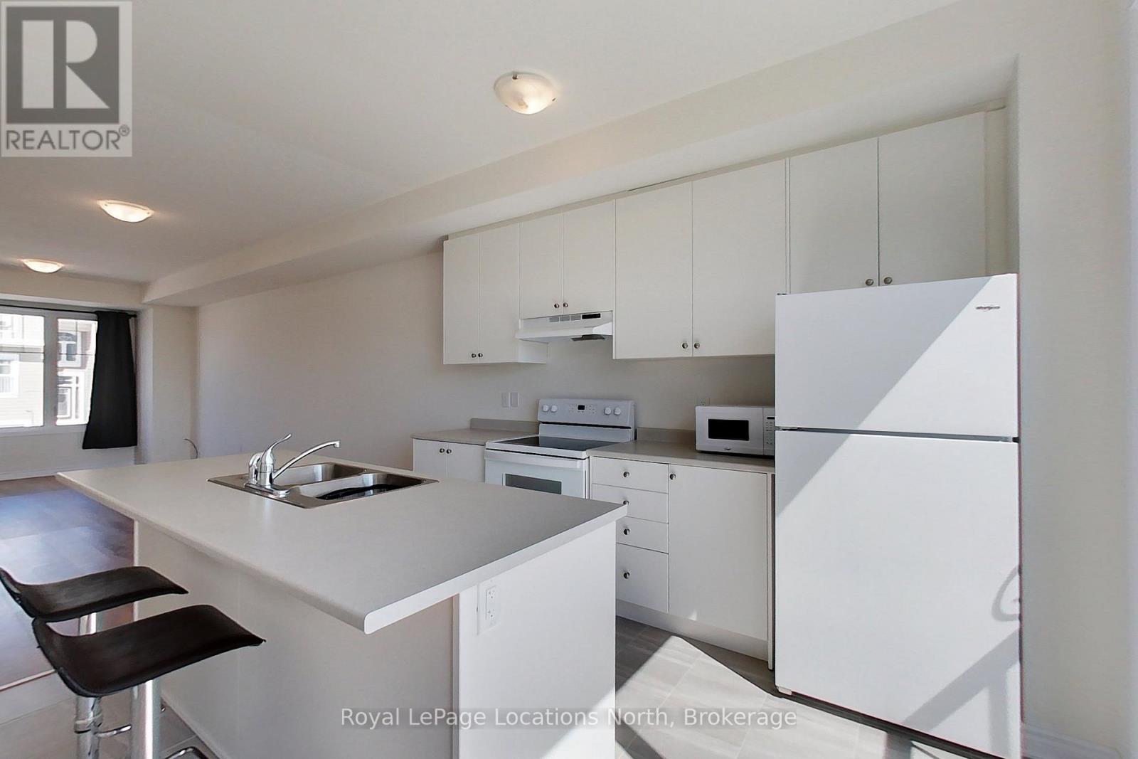 96 Sandhill Crane Drive, Wasaga Beach, Ontario  L9Z 0K4 - Photo 6 - S12534350