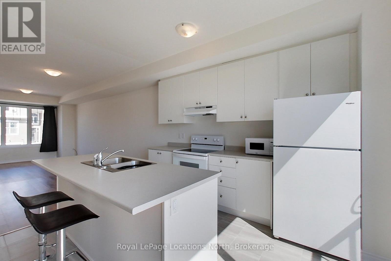 96 Sandhill Crane Drive, Wasaga Beach, Ontario  L9Z 0K4 - Photo 8 - S12534350