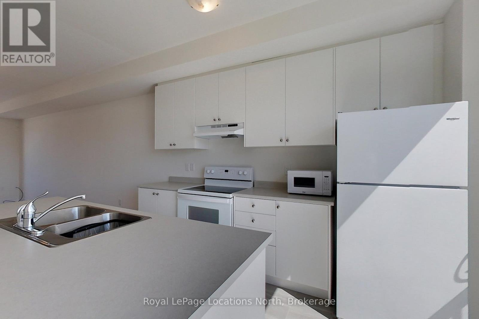 96 Sandhill Crane Drive, Wasaga Beach, Ontario  L9Z 0K4 - Photo 9 - S12534350