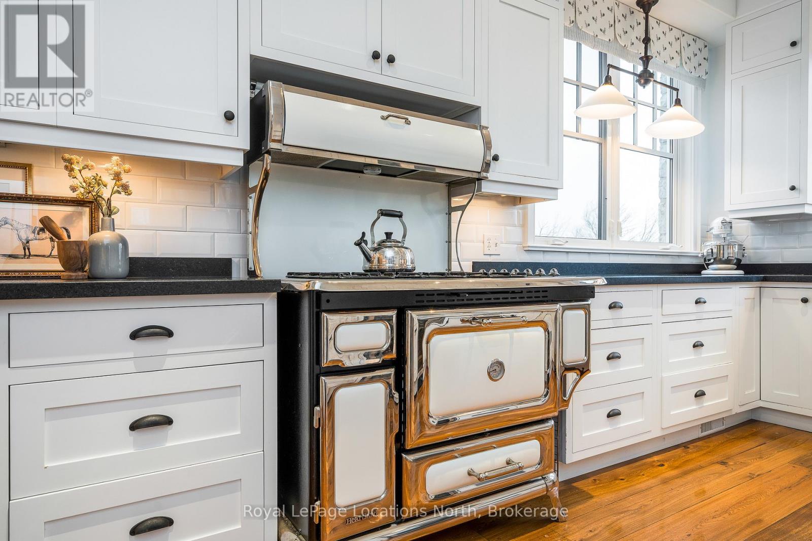 556036 6th Line, Blue Mountains, Ontario  N0H 1J0 - Photo 11 - X12534406